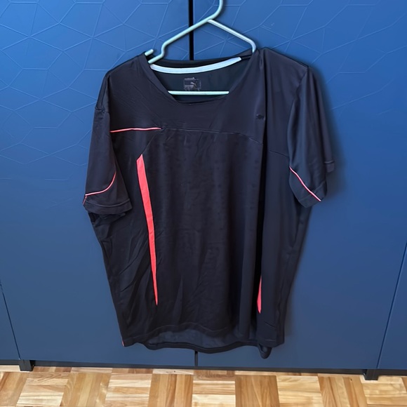 PUMA lightweight t shirt size extra large - Picture 2 of 7